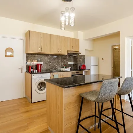 Danaos Seaside 001 With Pool In Tourist Area * Pafos