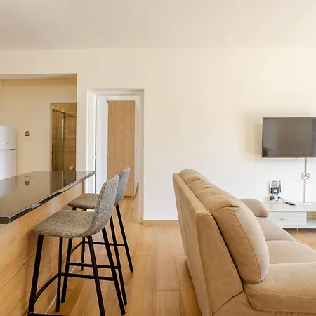 Apartment Danaos Seaside 001 With Pool In Tourist Area Paphos