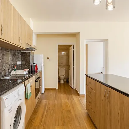 Danaos Seaside 001 With Pool In Tourist Area Apartament Pafos