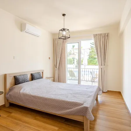Apartment Danaos Seaside 001 With Pool In Tourist Area Paphos
