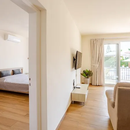 Danaos Seaside 001 With Pool In Tourist Area *