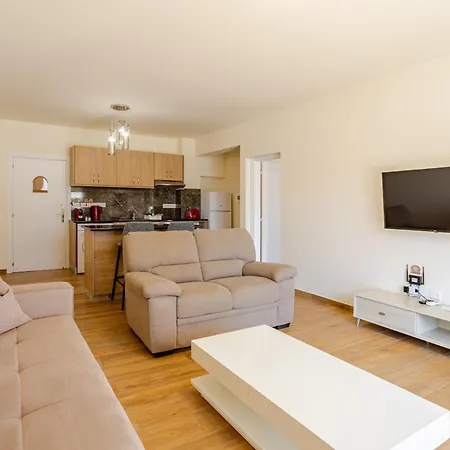 Danaos Seaside 001 With Pool In Tourist Area Пафос